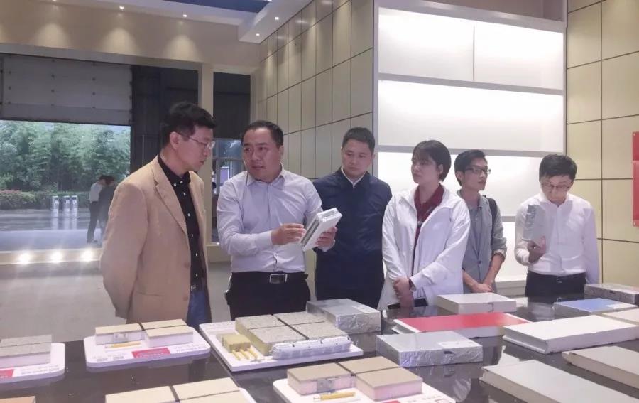 省工信廳領(lǐng)導(dǎo)一行深入寶潤達(dá)， 開展企業(yè)智能化改造診斷服務(wù)
