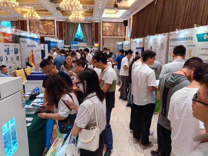 第十四屆藥品質(zhì)量安全大會(huì)首日盛況直擊,億天凈化精彩亮相!