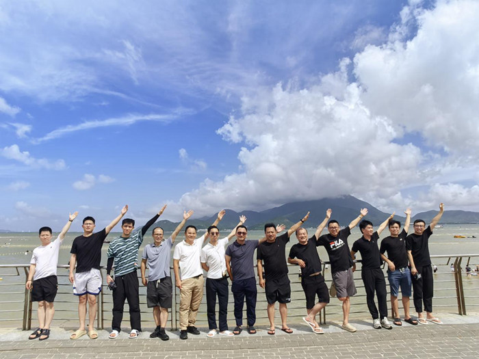 “激情沙灘 游輪出?！?024億天凈化年中會(huì)議暨團(tuán)建活動(dòng)圓滿結(jié)束！